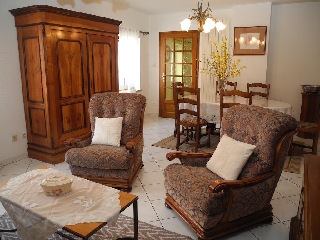 Au Pied Du Chateau Lichtenberg Habitación foto