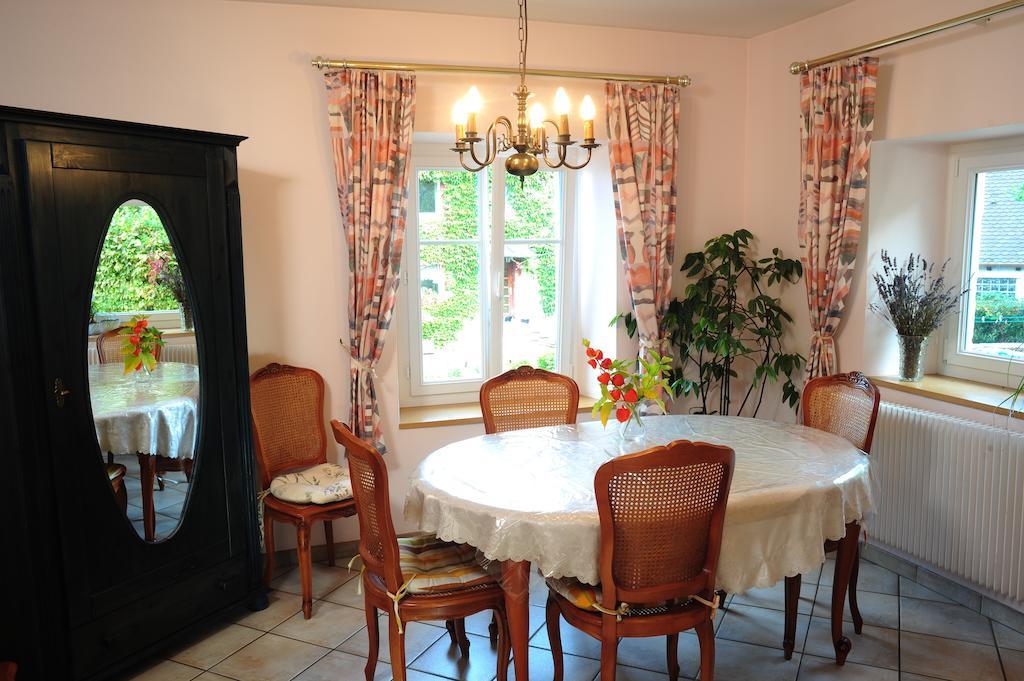 Au Pied Du Chateau Lichtenberg Habitación foto